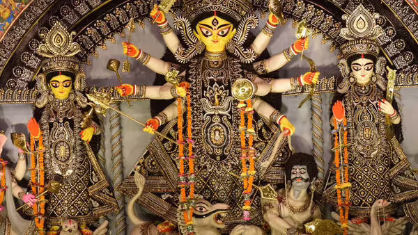 দুর্গাপূজা: বাঙালির হৃদয়ে মিশে থাকা এক ঐতিহ্যবাহী উৎসব