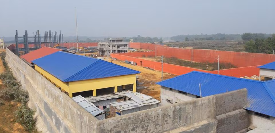 সব জেলাতে ডিটেনশন ক্যাম্প তৈরি করতে বললেন মুখ্যমন্ত্রী যোগী,