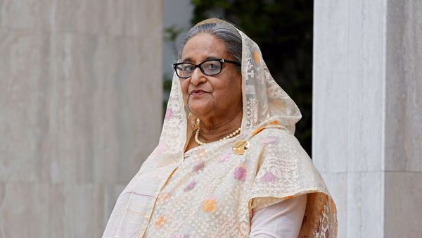 সেনাবাহিনী পাশে থাকায় দ্রুত পতন হাসিনা সরকারের